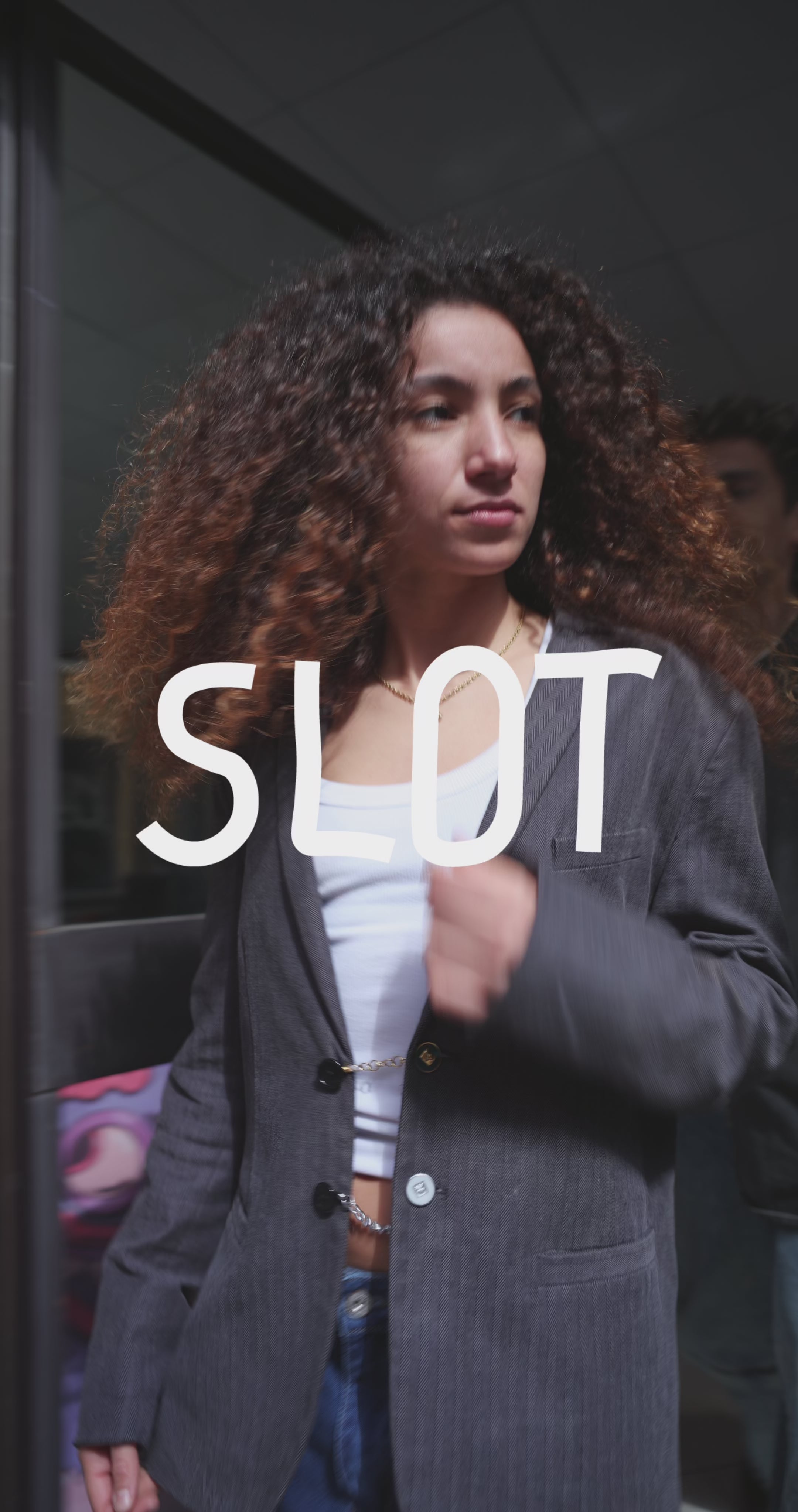 Carica il video: 